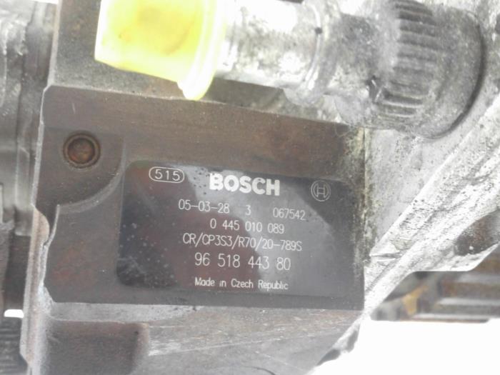 Dieselpomp van een Volvo V50 (MW) 1.6 D 16V 2005