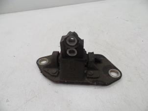 Gebruikte Motorrubber Volvo S80 (TR/TS) 2.4 T Turbo 20V Prijs € 25,00 Margeregeling aangeboden door Auto Demontage Elferink B.V.