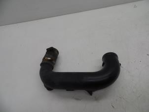 Gebruikte Intercooler Buis Opel Corsa D 1.3 CDTi 16V ecoFLEX Prijs € 25,00 Margeregeling aangeboden door Auto Demontage Elferink B.V.