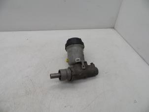 Gebruikte Hoofdremcilinder Volvo V40 (VW) 1.8 16V Prijs € 40,00 Margeregeling aangeboden door Auto Demontage Elferink B.V.