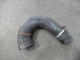Gebruikte Intercooler Slang Volvo V40 (VW) 2.0 16V Turbo Prijs € 25,00 Margeregeling aangeboden door Auto Demontage Elferink B.V.