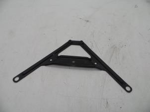 Gebruikte Steun (diversen) Saab 9-3 II Sport Sedan (YS3F) 1.8t 16V Prijs € 25,00 Margeregeling aangeboden door Auto Demontage Elferink B.V.