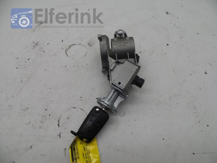 Ignition lock + key Opel Corsa