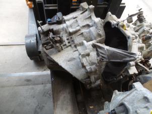 Gebruikte Versnellingsbak Volvo 850 Estate 2.5 TDI Prijs € 300,00 Margeregeling aangeboden door Auto Demontage Elferink B.V.