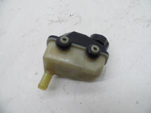Gebruikte Servo Oliereservoir Volvo V50 (MW) 1.6 D 16V Prijs € 25,00 Margeregeling aangeboden door Auto Demontage Elferink B.V.