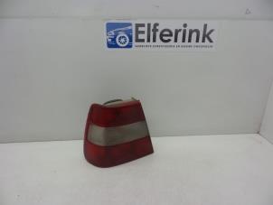 Gebruikte Achterlicht links Volvo 960 I 2.5i 24V Prijs € 40,00 Margeregeling aangeboden door Auto Demontage Elferink B.V.