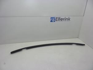 Gebruikte Sierstrip Saab 900 II (YS3D) 2.5 SE V6 24V Prijs € 25,00 Margeregeling aangeboden door Auto Demontage Elferink B.V.