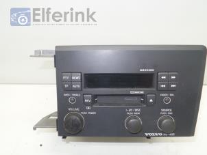 Gebruikte Radio/Cassette Volvo V70 (SW) 2.4 T 20V Prijs € 65,00 Margeregeling aangeboden door Auto Demontage Elferink B.V.