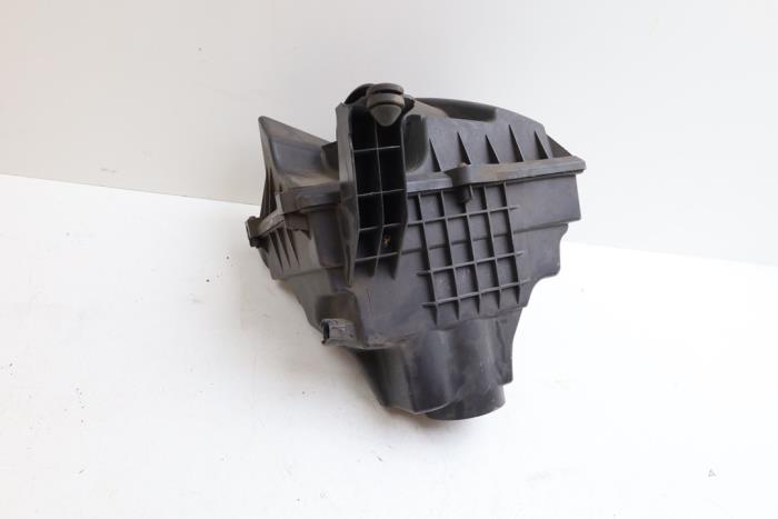 Gebruikte Luchtfilterhuis Volvo S40 (MS) 1.8 16V Prijs € 35,00 Margeregeling aangeboden door Auto Demontage Elferink B.V.
