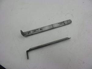 Gebruikte Bouten set Volvo XC90 I 2.9 T6 24V Prijs € 25,00 Margeregeling aangeboden door Auto Demontage Elferink B.V.