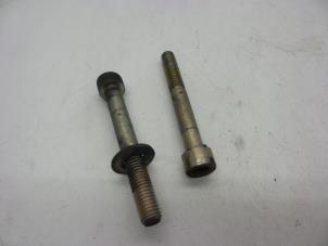 Gebruikte Bouten set Saab 9000 CS 2.3i 16V LPT Ecopower Prijs € 25,00 Margeregeling aangeboden door Auto Demontage Elferink B.V.