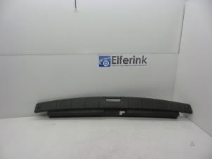 Gebruikte Bekleding bagageruimte Saab 9-5 Estate (YS3E) 1.9 TiD 16V Prijs € 40,00 Margeregeling aangeboden door Auto Demontage Elferink B.V.