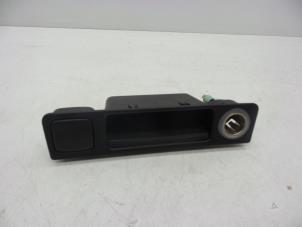 Gebruikte Middenconsoles Saab 9-5 Estate (YS3E) 1.9 TiD 16V Prijs € 25,00 Margeregeling aangeboden door Auto Demontage Elferink B.V.