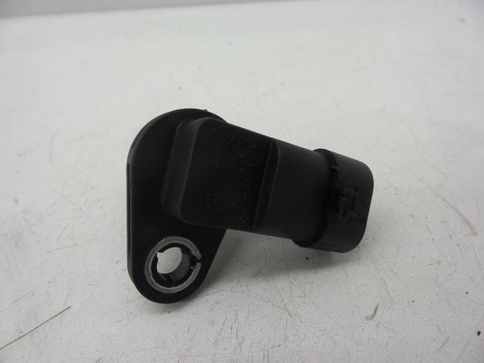 Gebruikte Sensor Nokkenas Saab 9-5 (YS3E) 1.9 TiD 16V Prijs € 25,00 Margeregeling aangeboden door Auto Demontage Elferink B.V.