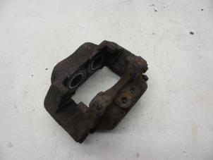 Gebruikte Remklauw (Tang) rechts-voor Volvo 2-Serie Prijs € 65,00 Margeregeling aangeboden door Auto Demontage Elferink B.V.