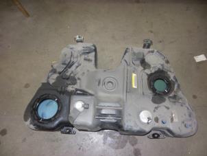 Gebruikte Brandstoftank Volvo V60 I (FW/GW) 2.4 D5 20V Prijs € 75,00 Margeregeling aangeboden door Auto Demontage Elferink B.V.
