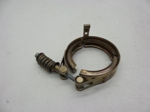 Gebruikte Uitlaatsteun Volvo XC60 I (DZ) 2.4 D4 20V AWD Prijs € 25,00 Margeregeling aangeboden door Auto Demontage Elferink B.V.