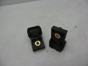 Gebruikte Bouten set Opel Meriva 1.4 16V Ecotec Prijs € 25,00 Margeregeling aangeboden door Auto Demontage Elferink B.V.