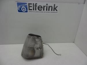 Gebruikte Clignoteur links Volvo 240/245 240 Prijs € 25,00 Margeregeling aangeboden door Auto Demontage Elferink B.V.