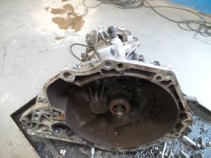 Gebruikte Versnellingsbak Opel Tigra Twin Top 1.8 16V Prijs € 350,00 Margeregeling aangeboden door Auto Demontage Elferink B.V.
