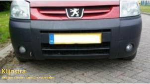 Gebruikte Bumper voor Peugeot Partner 2.0 HDI Kat. Prijs op aanvraag aangeboden door Fa. Klijnstra & Zn. VOF