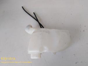 Gebruikte Ruitensproeier voor Peugeot 2008 (CU) Prijs op aanvraag aangeboden door Fa. Klijnstra & Zn. VOF