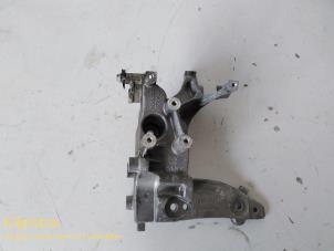 Gebruikte Dynamosteun boven Peugeot 208 Prijs op aanvraag aangeboden door Fa. Klijnstra & Zn. VOF