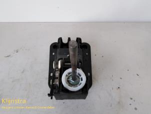 Gebruikte Schakelmechaniek Peugeot 207/207+ (WA/WC/WM) 1.6 HDi 16V Prijs op aanvraag aangeboden door Fa. Klijnstra & Zn. VOF