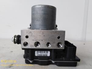 Gebruikte ABS Pomp Peugeot 5008 Prijs € 250,00 Margeregeling aangeboden door Fa. Klijnstra & Zn. VOF