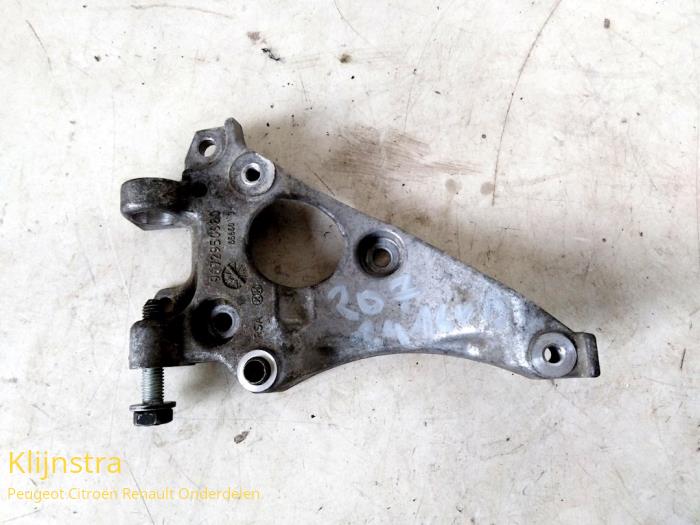 Gebruikte Dynamosteun onder Peugeot 207/207+ (WA/WC/WM) 1.4 16V Prijs op aanvraag aangeboden door Fa. Klijnstra & Zn. VOF