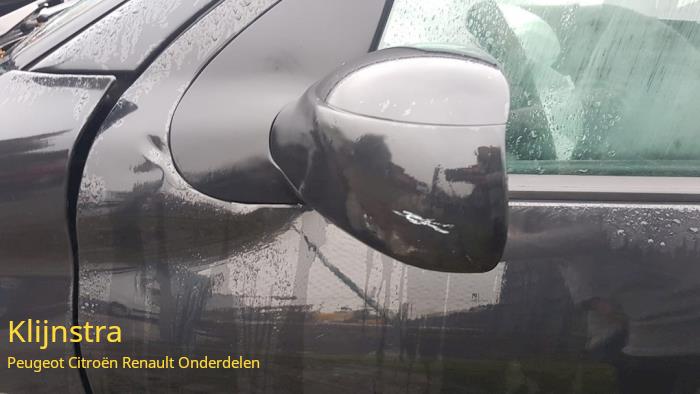 Spiegel Buiten links van een Peugeot 206 (2A/C/H/J/S) 1.4 XR,XS,XT,Gentry 2005
