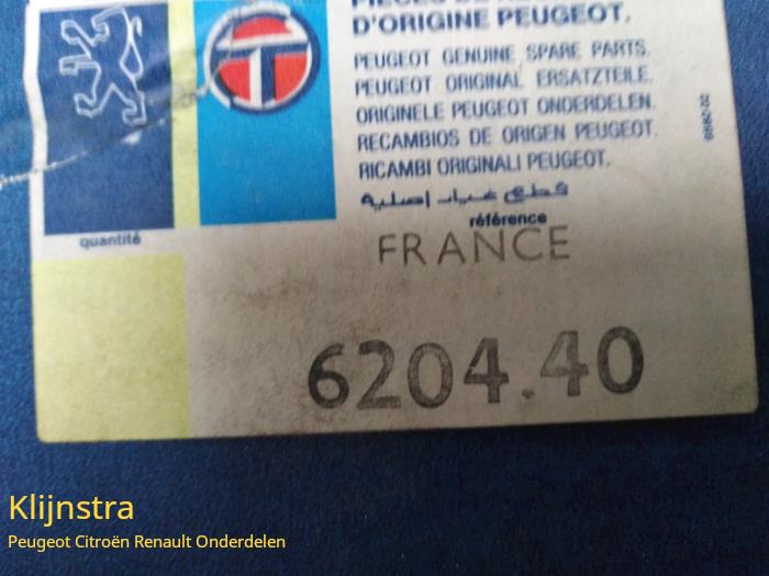 Mistlamp links-voor van een Peugeot 505 (551A)  1980