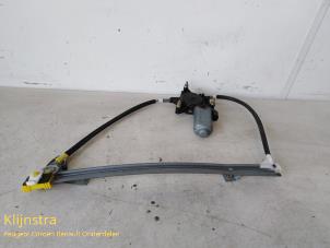 Gebruikte Ruitmechaniek 4Deurs rechts-voor Renault Megane (EA) 1.6i Prijs op aanvraag aangeboden door Fa. Klijnstra & Zn. VOF