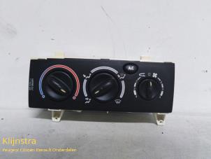 Gebruikte Chaufage Bedieningspaneel Renault Megane Coupé (DA) 1.9 dCi Prijs op aanvraag aangeboden door Fa. Klijnstra & Zn. VOF