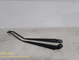 Gebruikte Ruitenwisserarm voor Peugeot 306 (7A/C/S) 1.6i XR,XT,ST Prijs op aanvraag aangeboden door Fa. Klijnstra & Zn. VOF