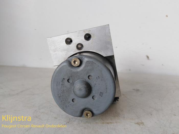 Gebruikte ABS Pomp Peugeot 406 Break (8E/F) 1.8 16V Prijs op aanvraag aangeboden door Fa. Klijnstra & Zn. VOF