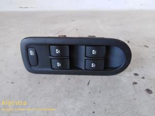 Gebruikte Ruit schakelaar elektrisch Renault Megane Scenic Prijs op aanvraag aangeboden door Fa. Klijnstra & Zn. VOF