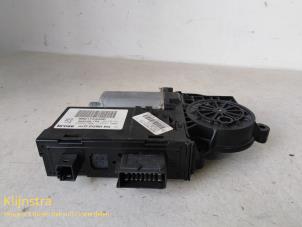 Gebruikte Motor electrisch raam Peugeot 307 CC (3B) 2.0 16V Prijs € 150,00 Margeregeling aangeboden door Fa. Klijnstra & Zn. VOF