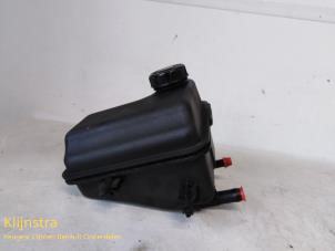 Gebruikte Stuurbekrachtiging Olie Reservoir Peugeot 407 (6D) 1.6 HDi 16V Prijs op aanvraag aangeboden door Fa. Klijnstra & Zn. VOF