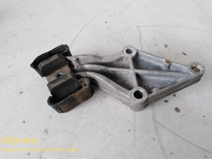 Gebruikte Motorsteun Citroen Saxo 1.4i SX,VSX Prijs € 20,00 Margeregeling aangeboden door Fa. Klijnstra & Zn. VOF