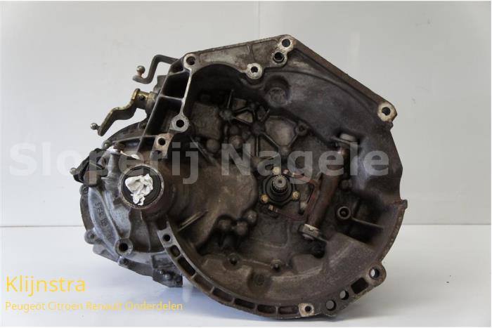 Gebruikte Versnellingsbak Peugeot 206 (2A/C/H/J/S) 1.6 XS,XT Prijs op aanvraag aangeboden door Fa. Klijnstra & Zn. VOF