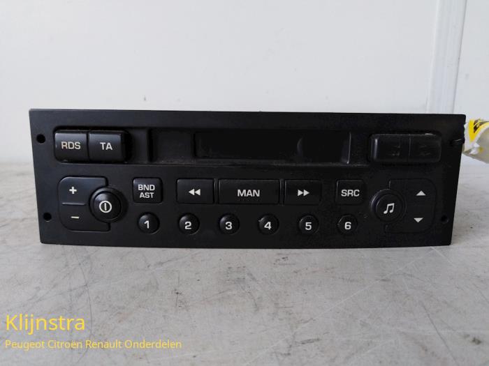 Radio/Cassette van een Peugeot 307 (3A/C/D) 1.6 16V 2001
