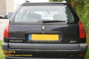 Gebruikte Achterklep Peugeot 306 Break (7E) 1.4 XN,XR Prijs € 139,00 Margeregeling aangeboden door Fa. Klijnstra & Zn. VOF