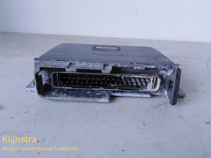 ABS Computer van een Peugeot 605 (6B) 2.0 SRTi/SRVi Turbo 1994