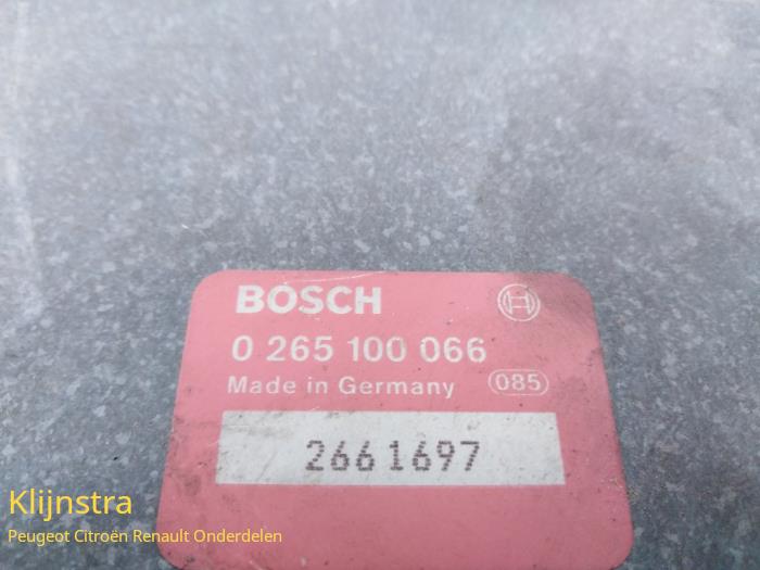 ABS Computer van een Peugeot 605 (6B) 3.0 SV 1992
