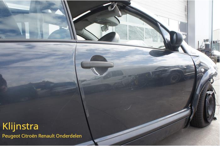 Portier 2Deurs rechts van een Citroën C3 Pluriel (HB)  2003