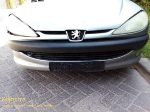 Gebruikte Bumper voor Peugeot 206 (2A/C/H/J/S) 1.4 XR,XS,XT,Gentry Prijs op aanvraag aangeboden door Fa. Klijnstra & Zn. VOF
