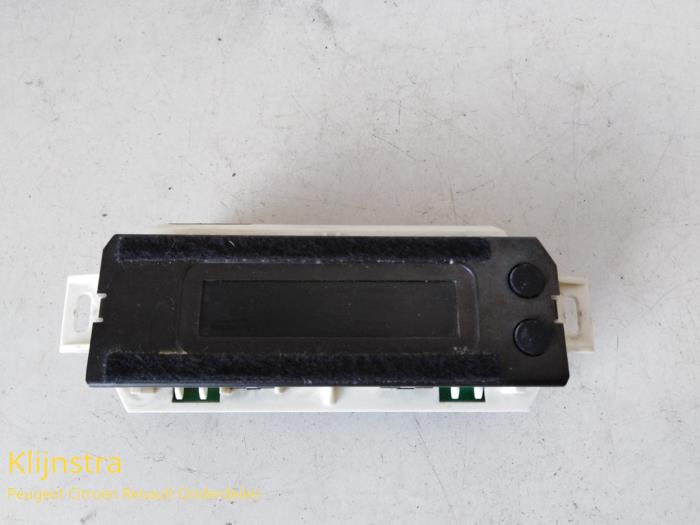 Gebruikte Display Interieur Peugeot 306 (7A/C/S) 1.8i 16V Prijs op aanvraag aangeboden door Fa. Klijnstra & Zn. VOF