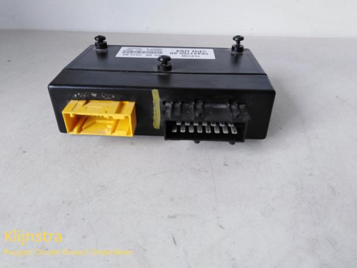 Gebruikte Comfort Module Peugeot 306 Break (7E) 1.9 D Prijs op aanvraag aangeboden door Fa. Klijnstra & Zn. VOF