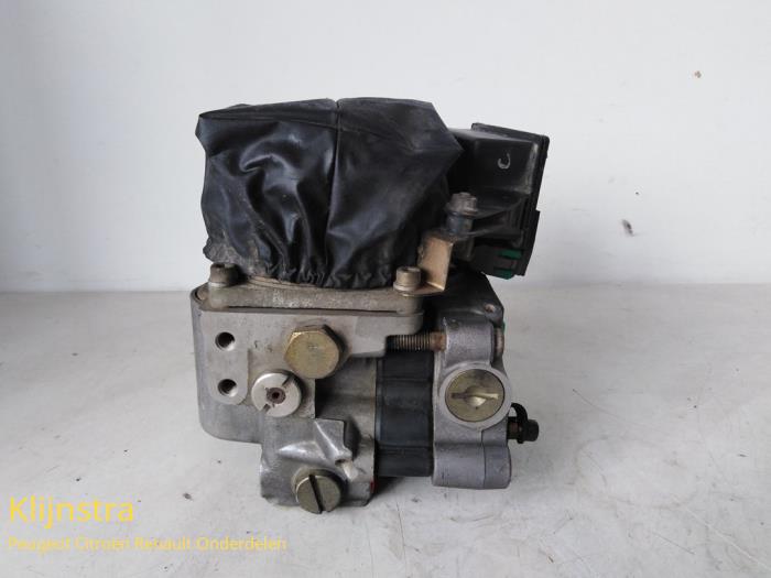 Gebruikte ABS Pomp Peugeot 106 I 1.4 XSi Prijs € 199,00 Margeregeling aangeboden door Fa. Klijnstra & Zn. VOF